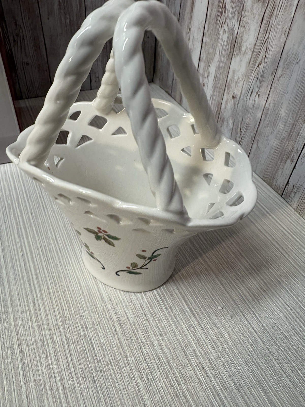 NIB Mikasa Basket Christmas Holly Berry Holiday Lace Porcelain 7 1/2″ FREE SHIP