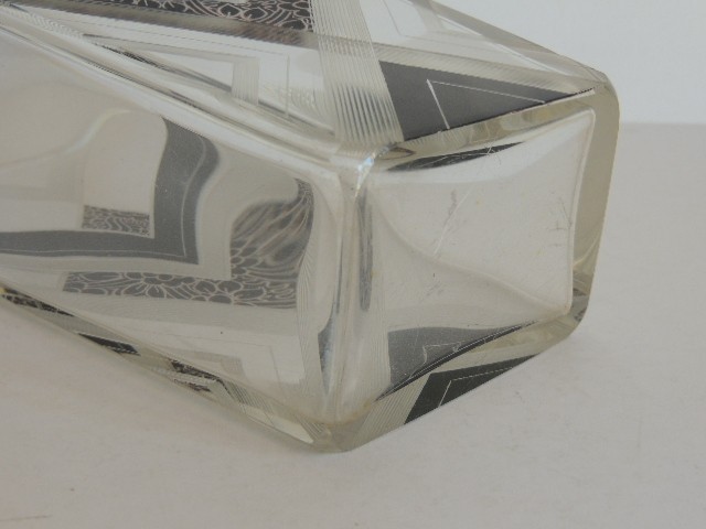 Fine Art Deco 1930s Karl Palda Black & White Glass 8 1/2″ Diamond Vase Czech MCM