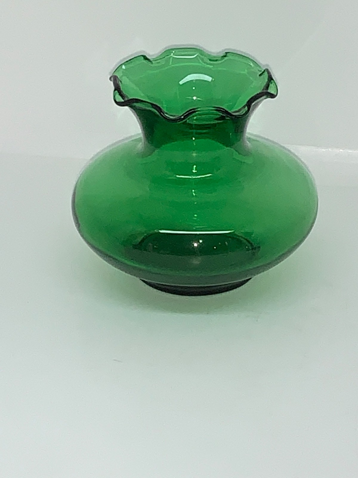 Anchor Hocking Forest Green Ruffled Edge Crimped Bud Vase (1957-65) 3 1/2″