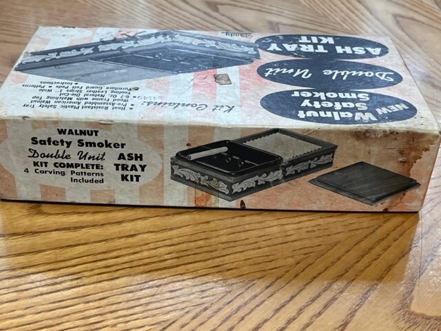 TANDY LEATHER WALNUT SAFETY SMOKER DOUBLE UNIT ASHTRAY CARVING KIT ORIGINAL BOX