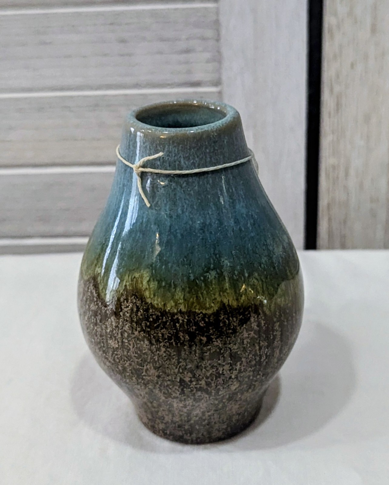 Beach Theme 4″ Bud Vase with Beach Shells, Charms, Stones