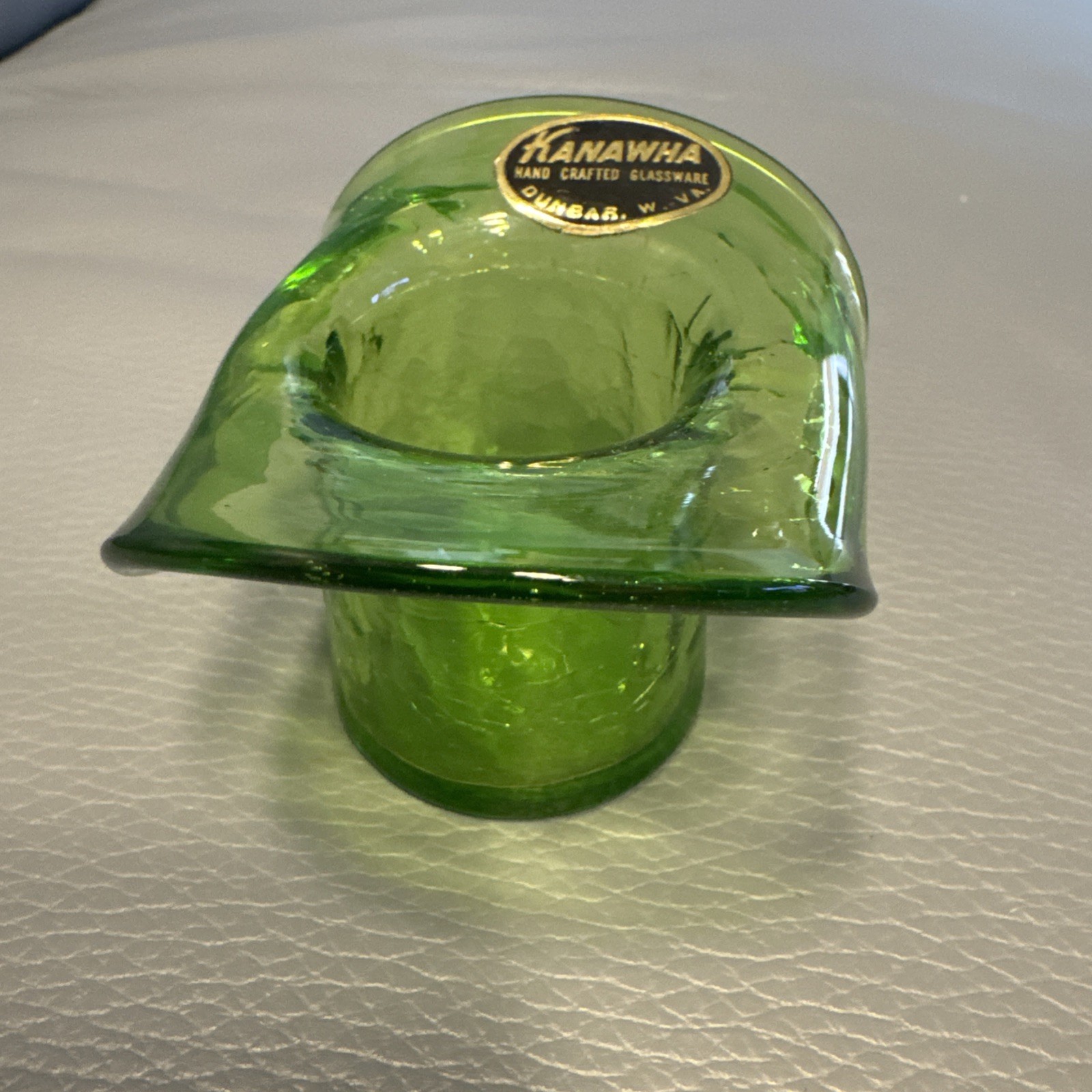 KANAWHA GLASS CLEAR GREEN 2″ TOP HAT TOOTHPICK HOLDER EUC RARE BEAUTIFUL MCM