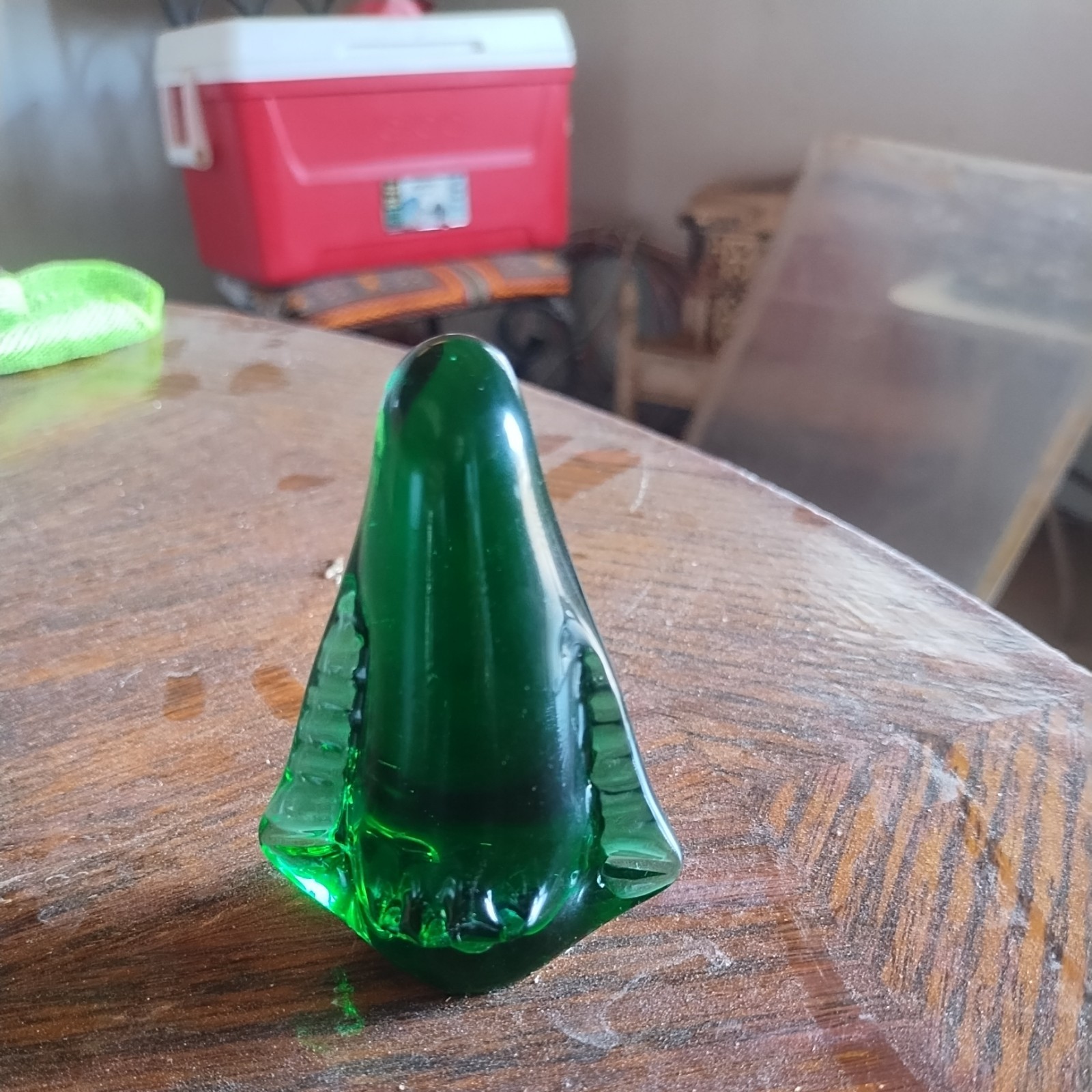 PAPERWEIGHT US Commemorative Fine Art Gallery Green Glass Figural Penguin