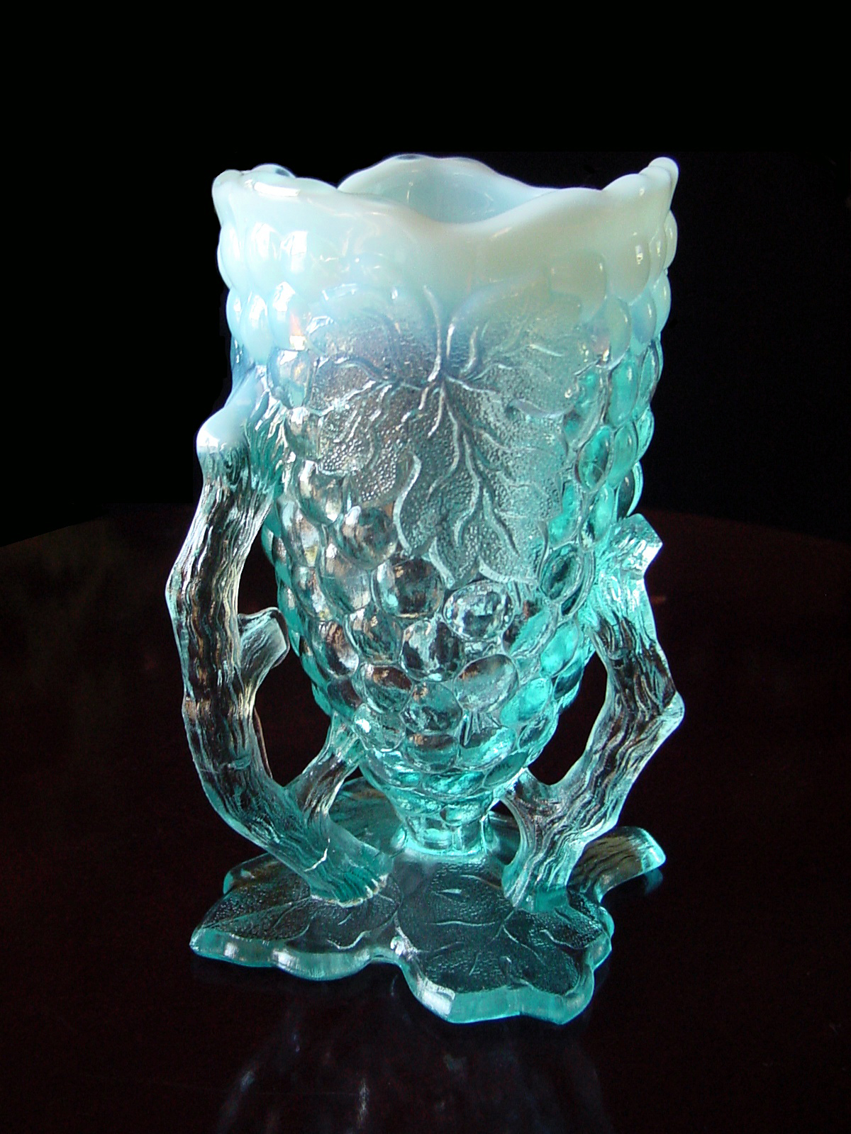 Antique 1905 NORTHWOOD AQuA BLuE OpaLeSceNT Grapevine Cluster ~ Branch Twig Vase