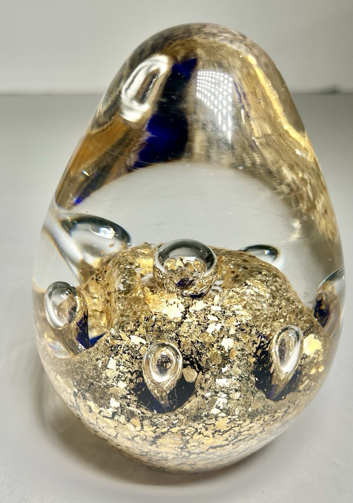 Art Glass Paperweight Gold Leaf Flakes Clear Bubble w Blue Interior 4″ Egg Shape