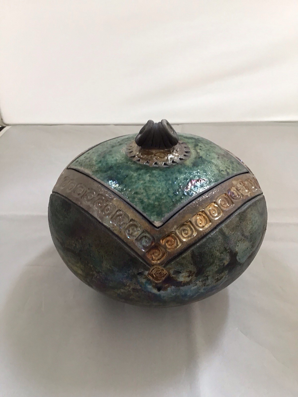 Studio Art Raku Pottery Iridescent Green Lidded Bowl Trinket Box 7” Tyree 2005