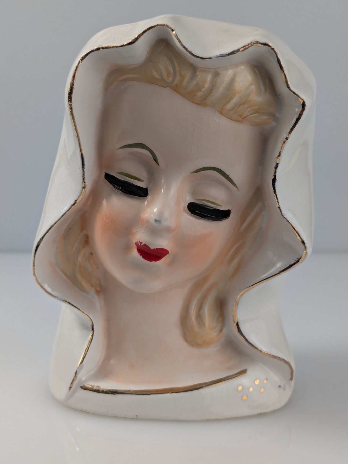 Vintage Lady Head Vase Bride Gold Trim Veil Yoko Boeki Eyelashes Green Makeup