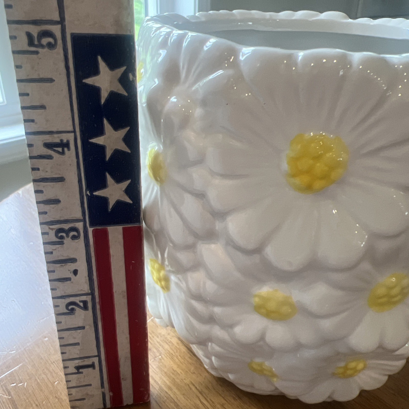 Vintage 3D Daisy Flower Pot Summer Planter cottage-core shabby chic 5” Tall