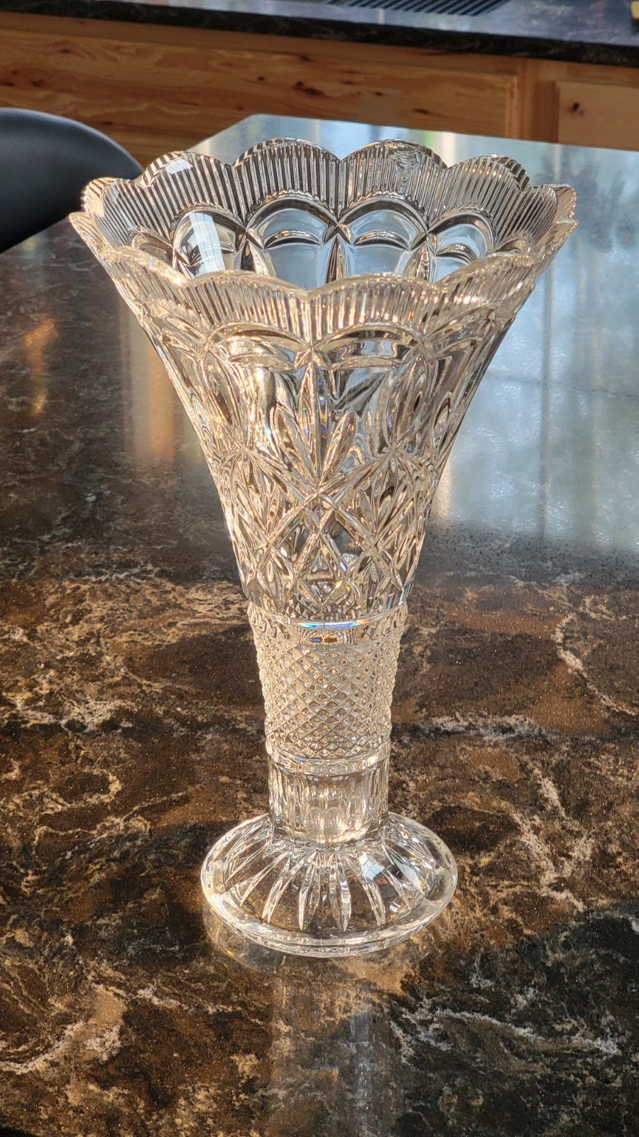 Shannon by Godinger Lead Crystal 14″ Vase Trumpet Diamond Point Pineapple *CHIP*
