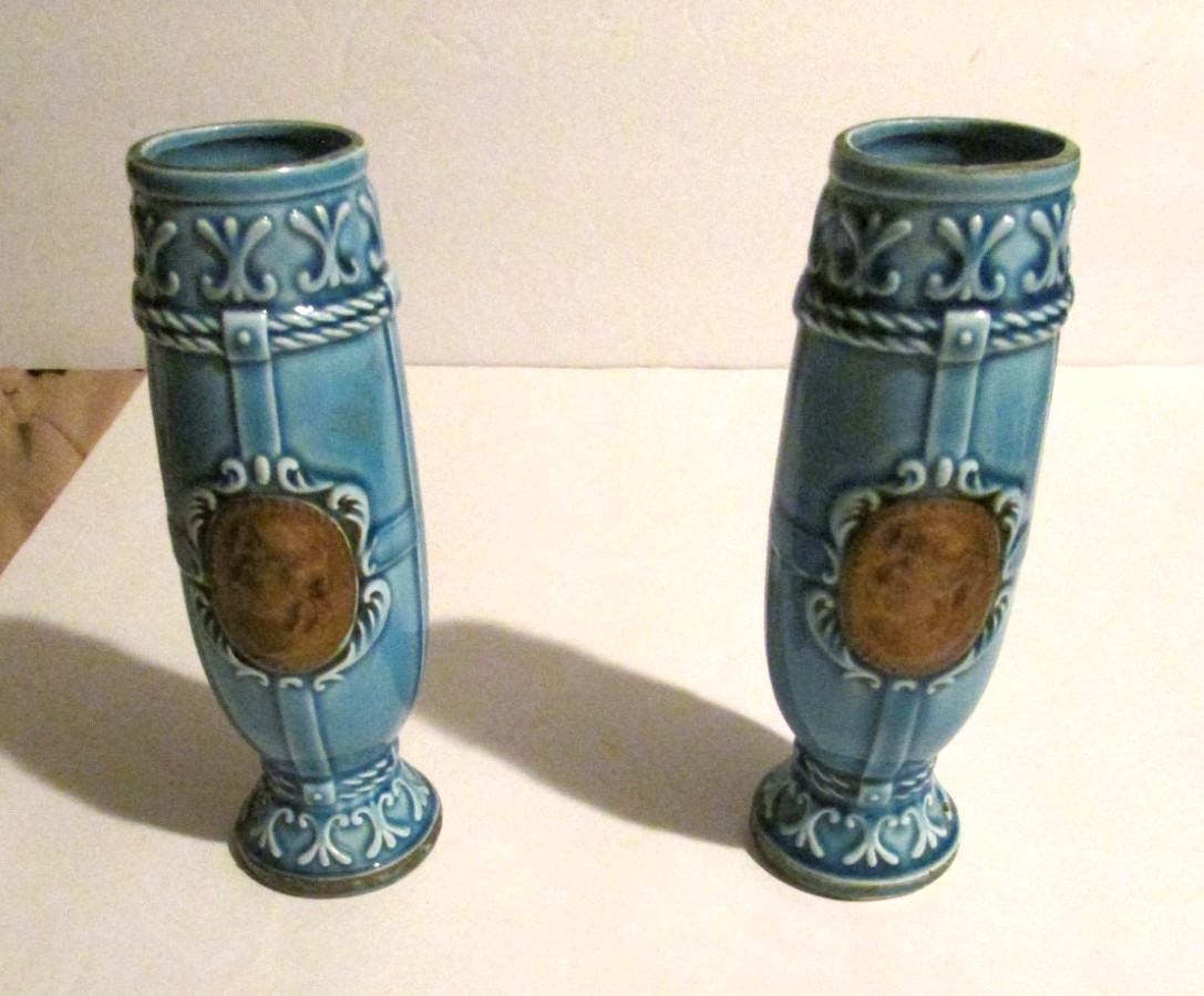 🌺 Vintage Mid Century Norleans Japan Blue & Gold Cameo Vase 7″ T