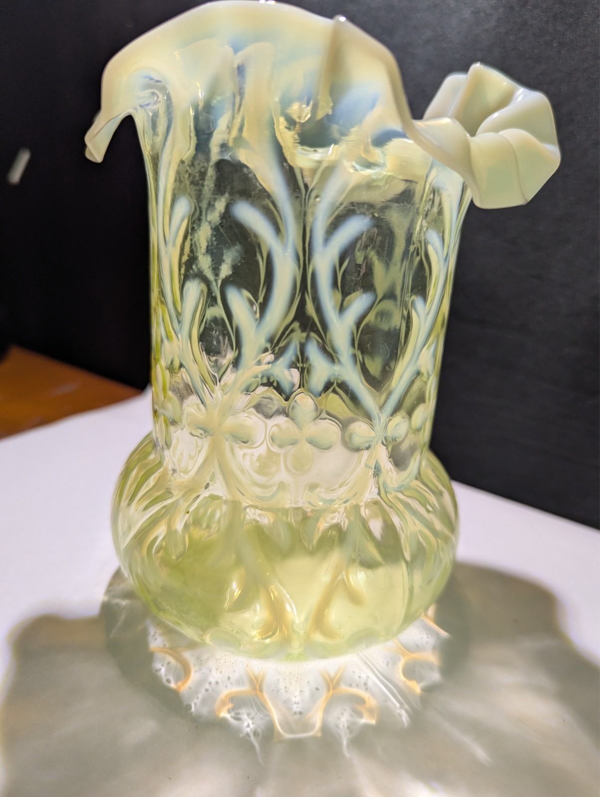 NORTHWOOD RUFFLE EDGE TOPAZ YELLOW VASELINE GLASS OPALESCENT SPANISH LACE VASE