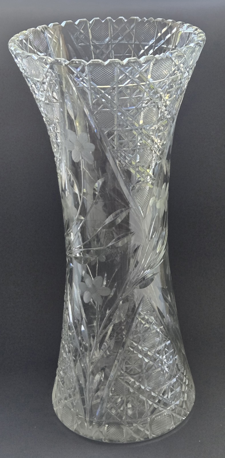 VINTAGE American Brilliant 14” CRYSTAL CUT GLASS VASE Sawtooth Flowers Pinwheel