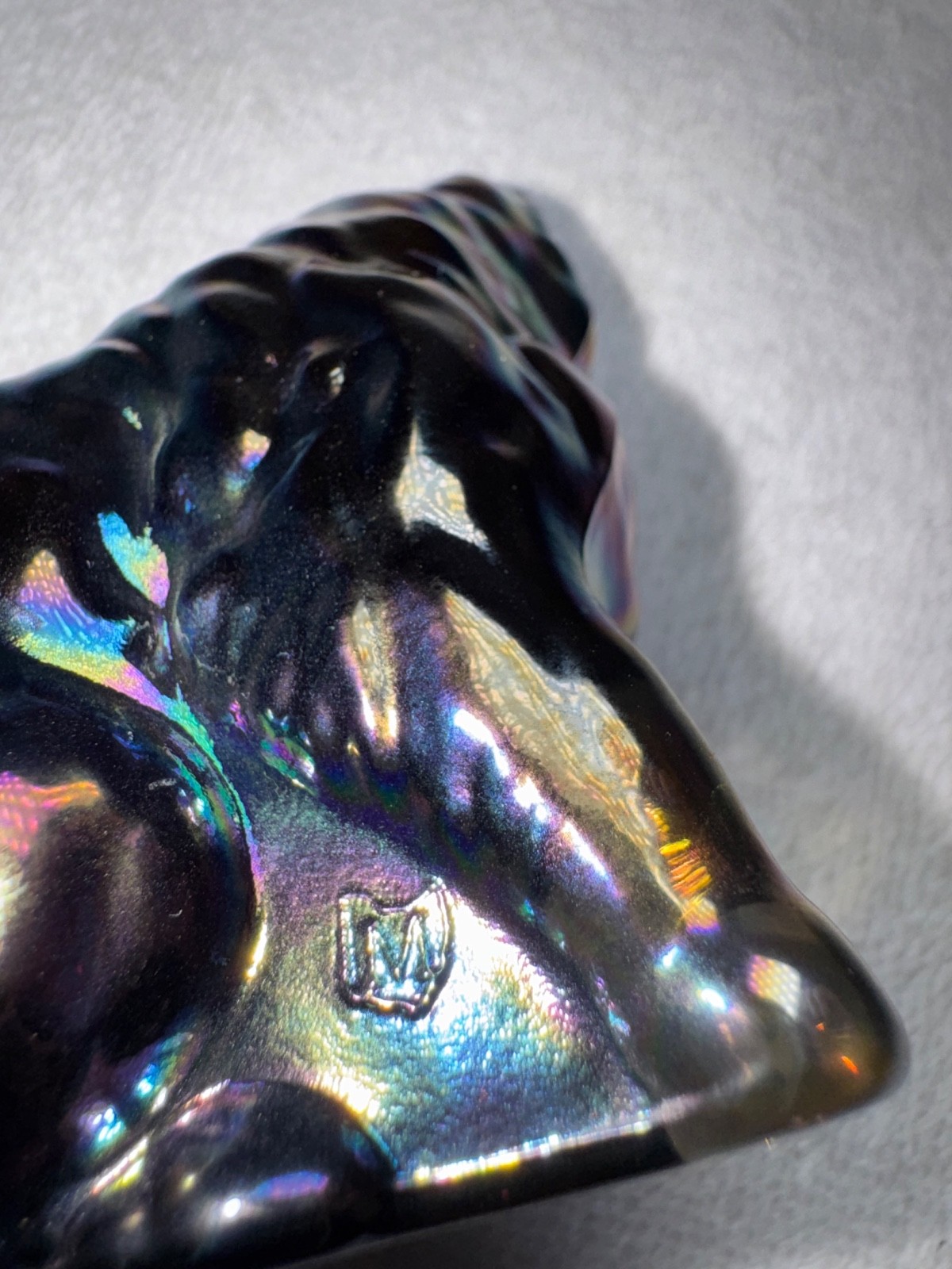 Mosser Smoke Titanium Carnival Glass Persian Cat Figure Iridescent 3″