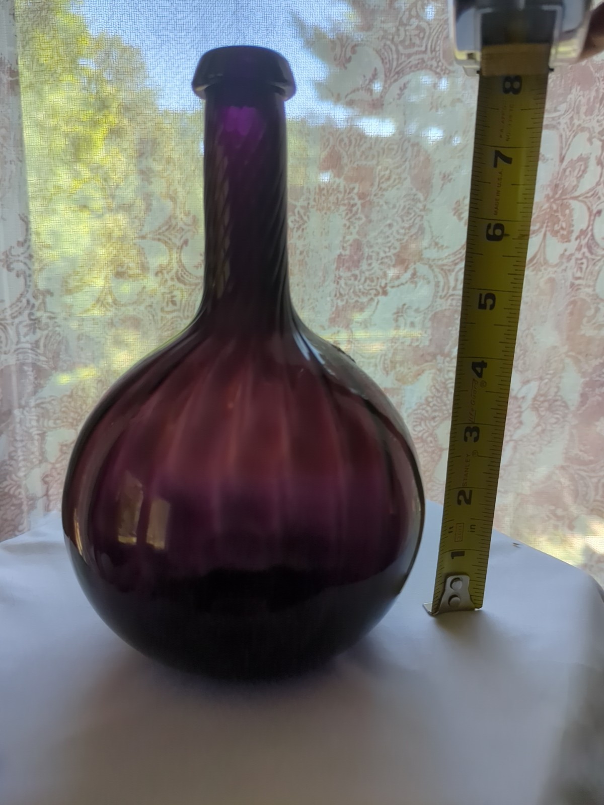 METROPOLITAN MUSEUM OF ART MOMA Amethyst Glass VaseHand Blown Swirl Vint. 8”H