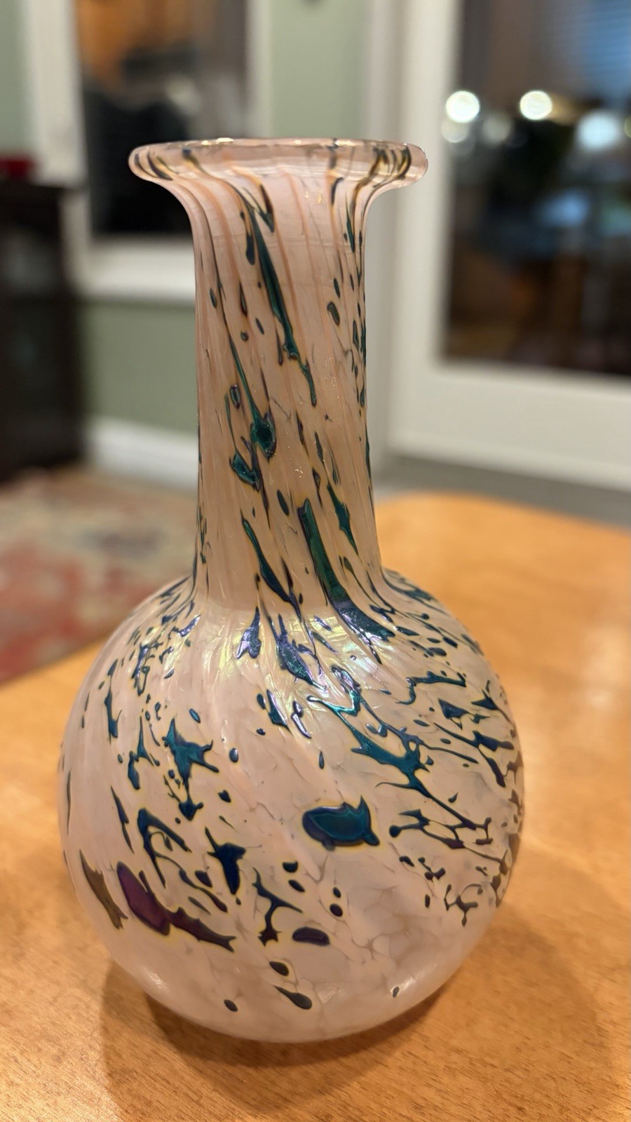 Signed Robert Held Studio Art Glass Iridescent Bud Vase 5″ Tall – Mint Condition