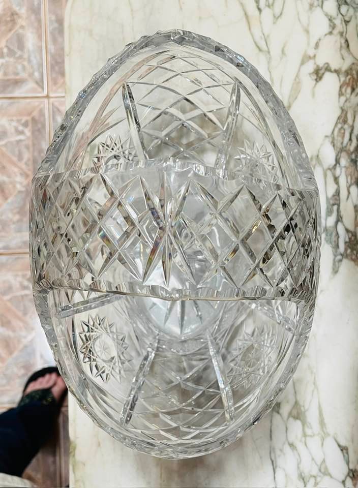 VINTAGE BOHEMIAN BRILLANT CUT LEAD CRYSTAL VASE HANDLE BASKET HUGE 11.75″ X 10″