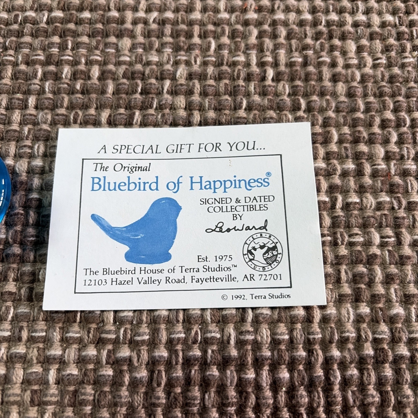 Signed 1997 Leo Ward Bluebird of Happiness Glass Figure Made in USA 2″ Tall Vtg