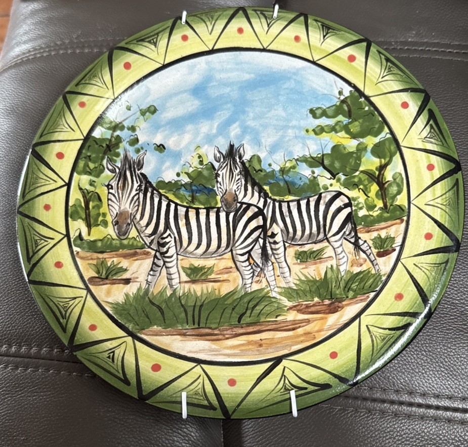 Artist Signed AFRICAN INTU-ART Hand Painted Zebras 10” Plate
