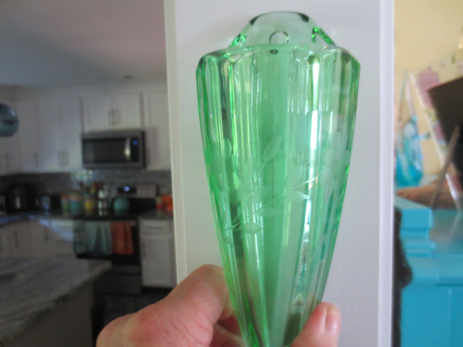 Vintage Green Depression Glass Wall Pocket Daisy 8 inches