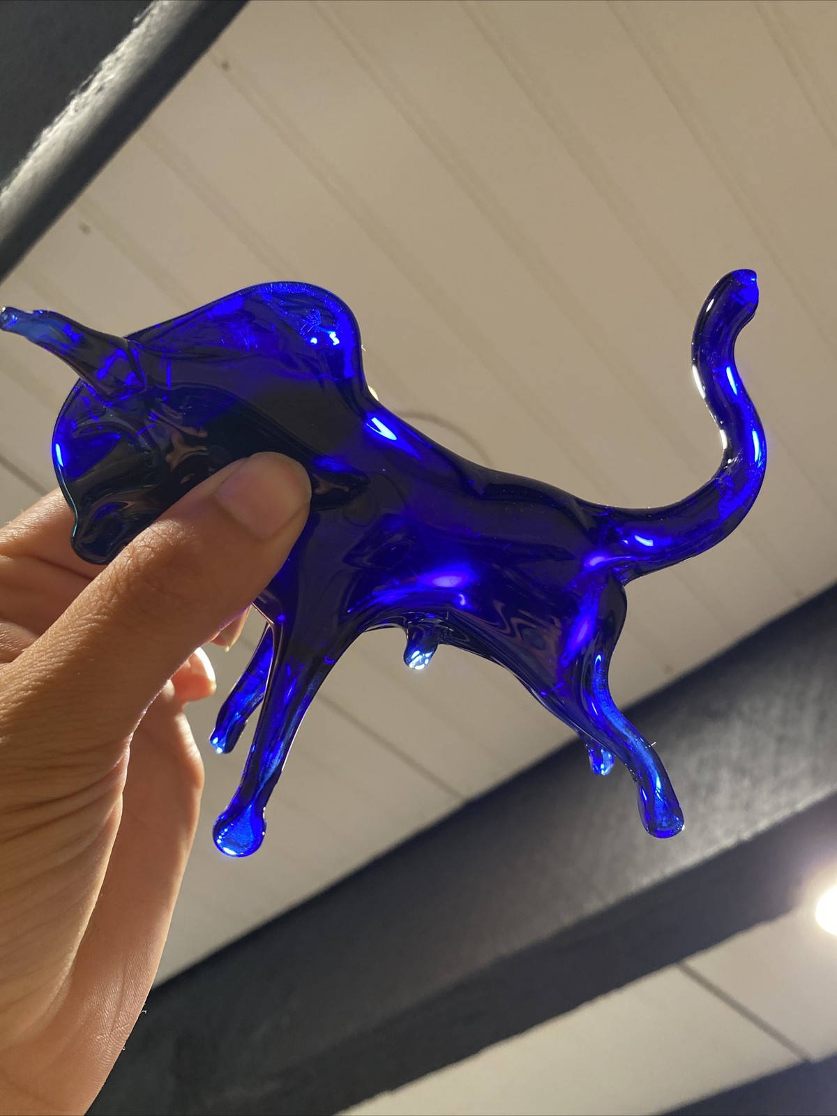 Nice Vintage MCM Pilgrim Glass Cobalt Blue Fighting Bull Art Glass Figurine