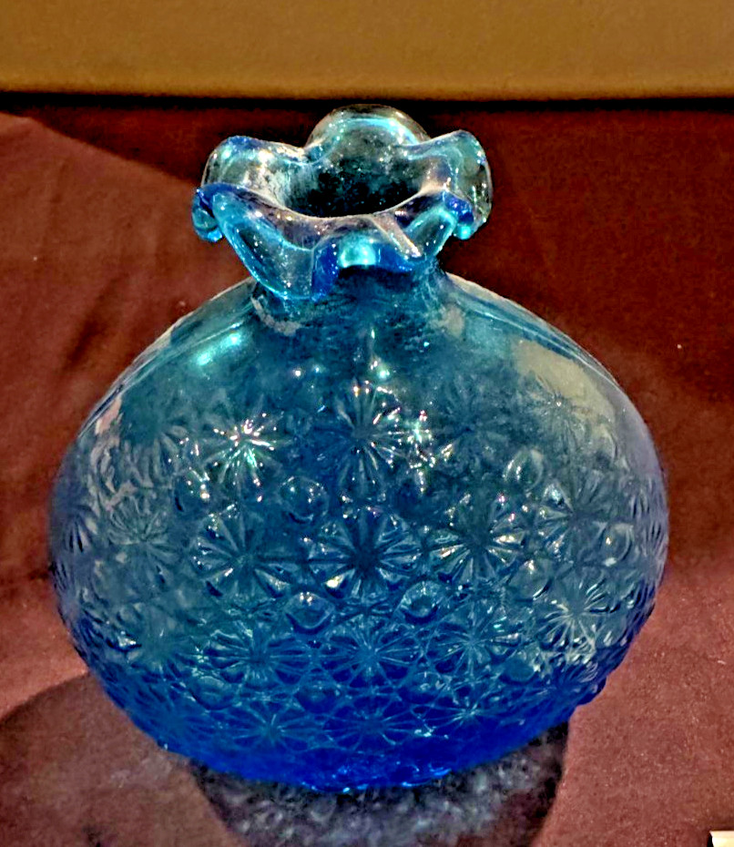 VTG Clevenger Brothers Ruffled Sapphire Blue Daisy and Button Glass Vase Mint