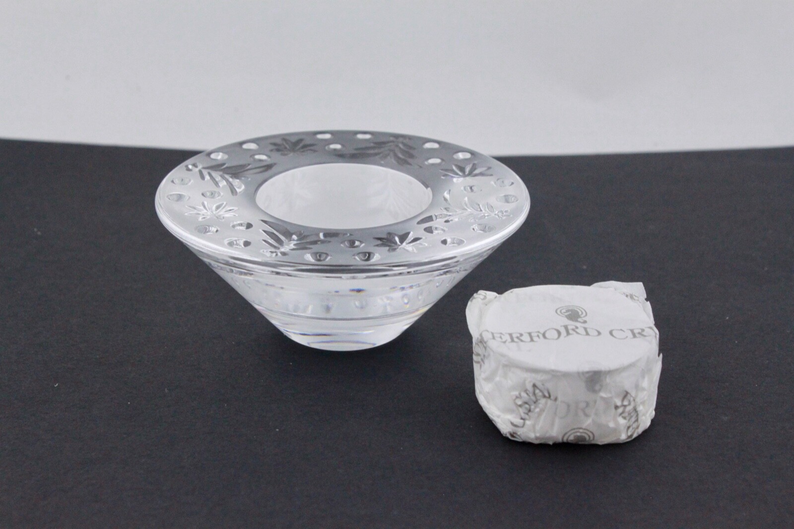 WATERFORD CRYSTAL HOLIDAY HERITAGE VOTIVE WITH TEA LIGHT CANDLE – NEW