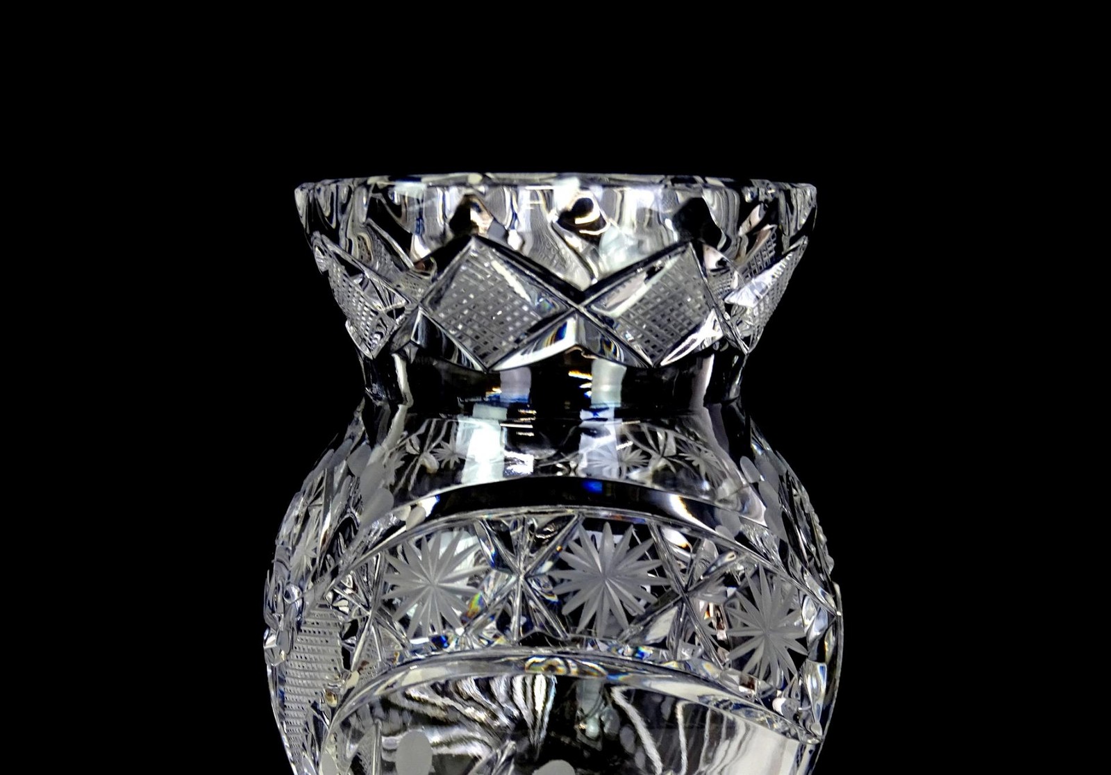 Bohemian Czech Cut Lead Crystal Starburst & Fan Design 4 1/4″ Vase 1950s-1980s