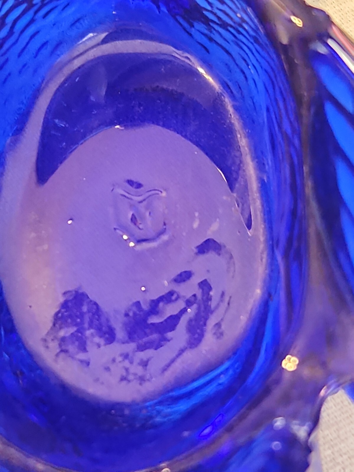 VINTAGE COLLECTIBLE IMPERIAL GLASS COBALT BLUE SWAN 4inx 2.25 in