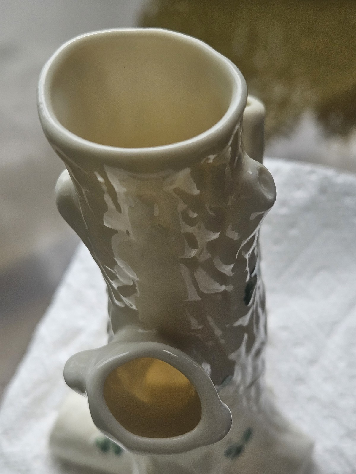 Vintage Belleek Ireland Shamrock Tree Trunk Vase 6th Green Mark 1965-1980 MINT