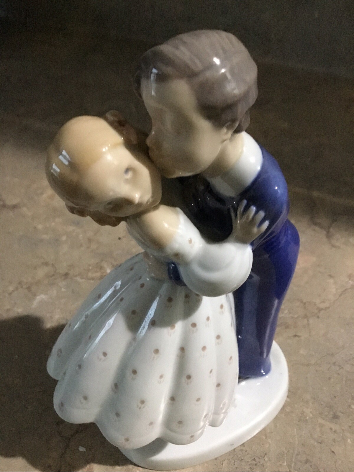 Vintage Bing & Grondahl Denmark “FIRST KISS” Boy Kissing Girl #2162 NO BOX
