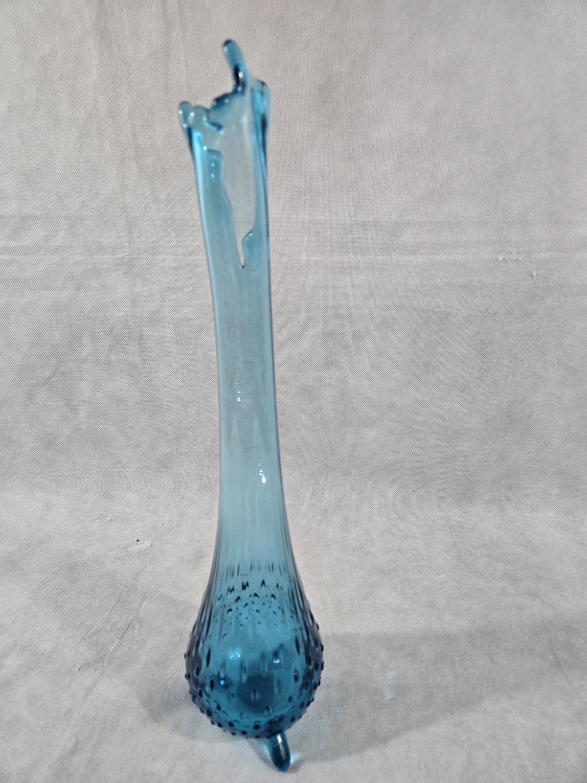 LE Smith Blue Hobnail Swung Vase 16.5″ Three Toed Base PLEASE READ DESCRIPTION