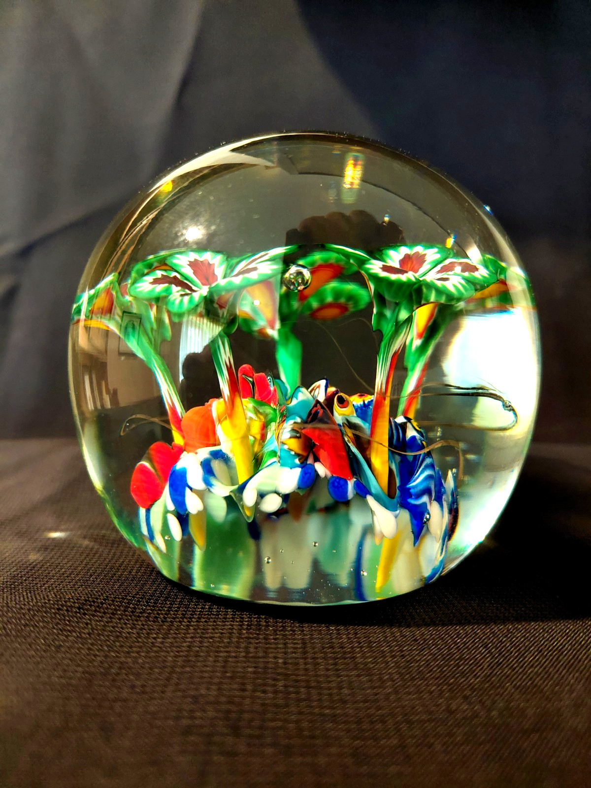 Vtg Bicentennial Stamped Floral / Sprouting Flower / Trumpet Paperweight 2 3/4″