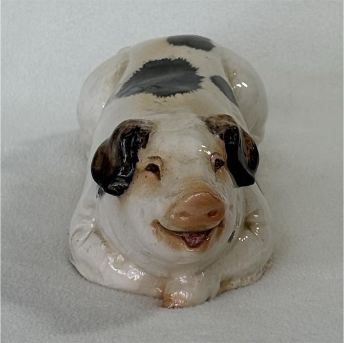 The Townsends Ceramic Spotted Pig Figurine – Mold #183 – Lying Down Smiling Hog