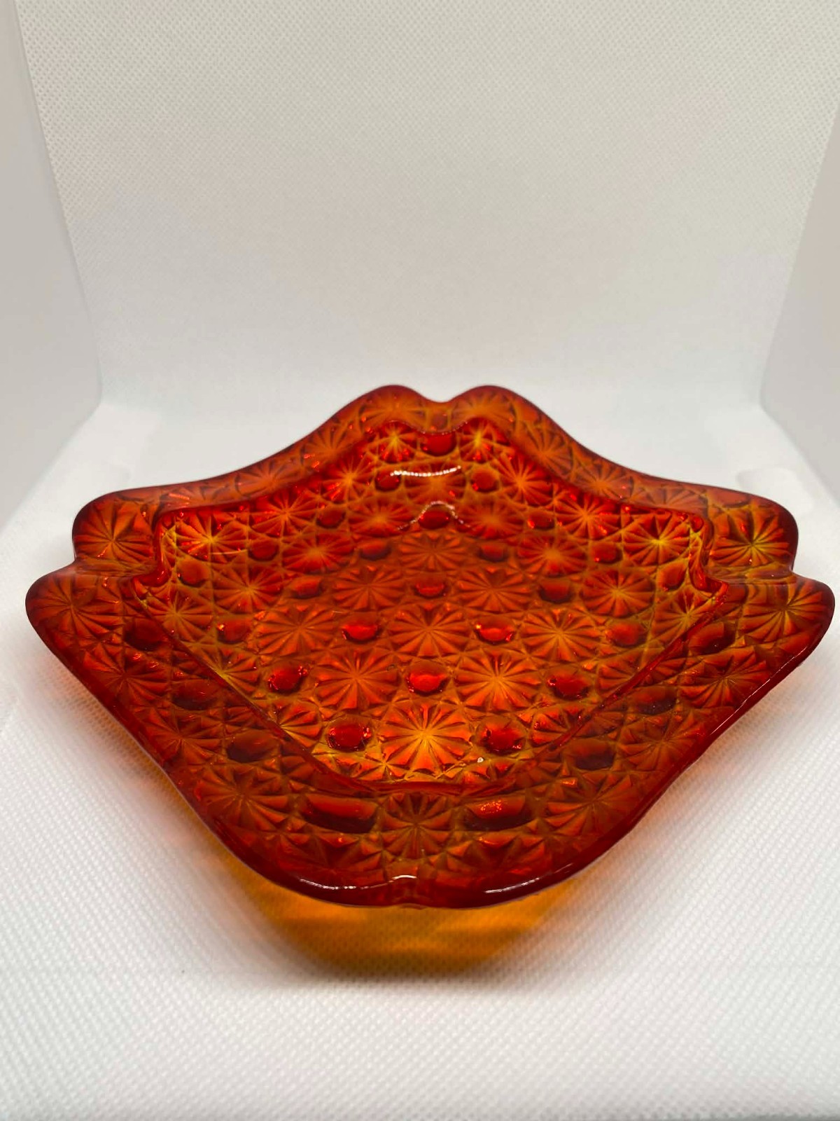 Pressed Glass Amberina (UV Reactive) Ashtray/Trinket Dish w/Button & Daisy Pattr