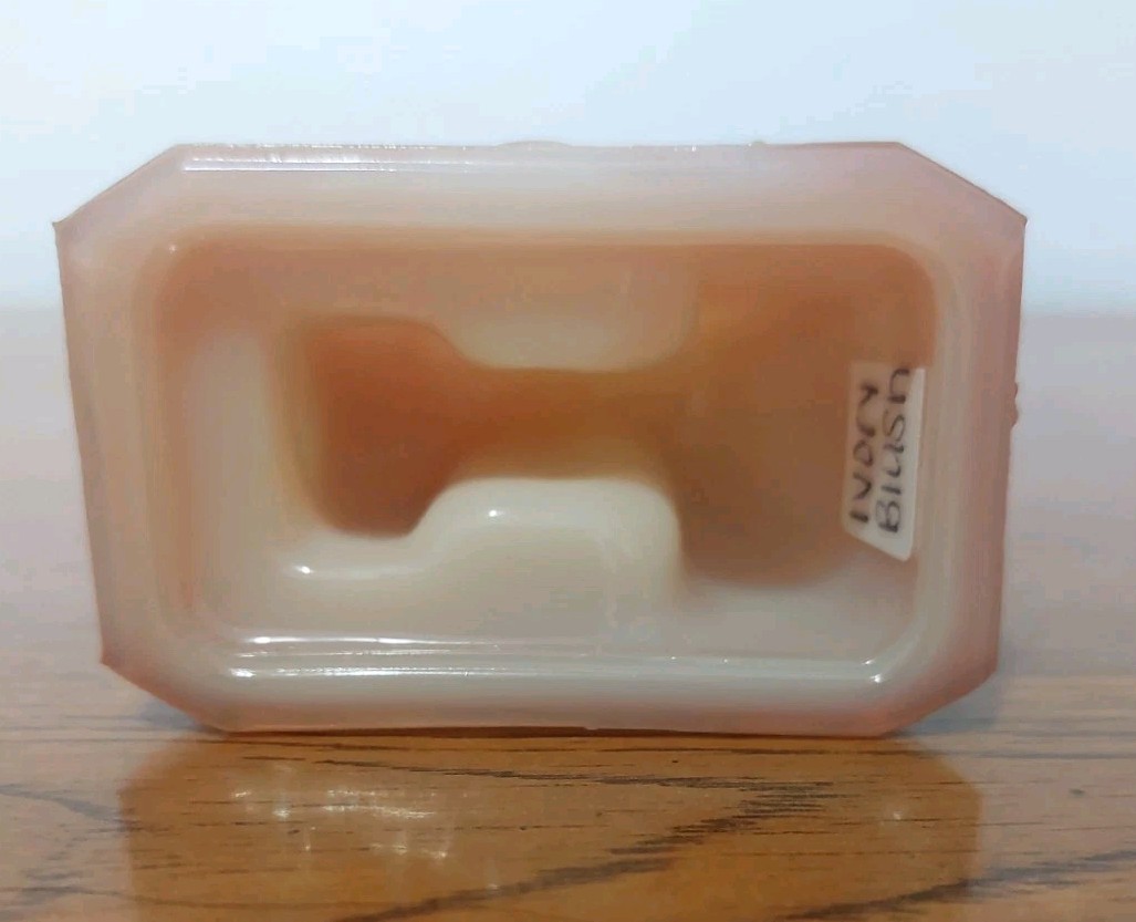 Boyd Art Glass JB Scottie Dog Figurine Ivory Blush Slag Glows Bright EC