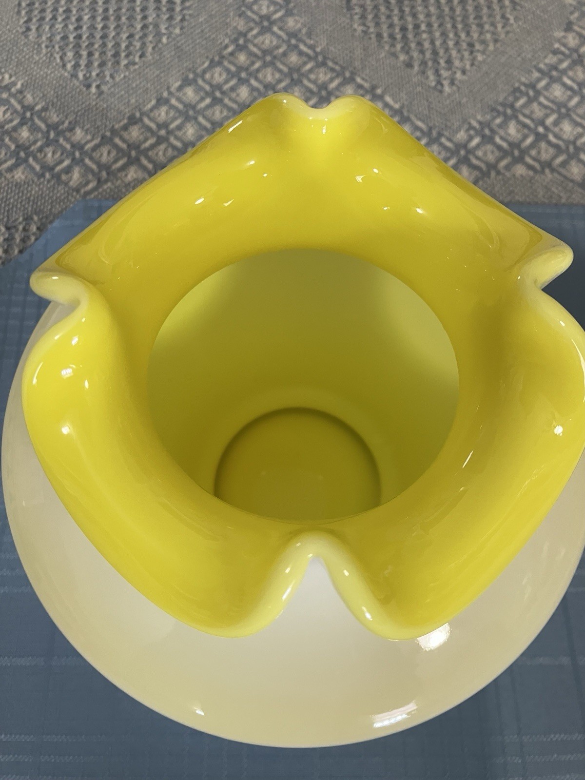 Stunning HTF 40’s FENTON DAFFODIL YELLOW W/WHITE OVERLAY Cased Glass Vase