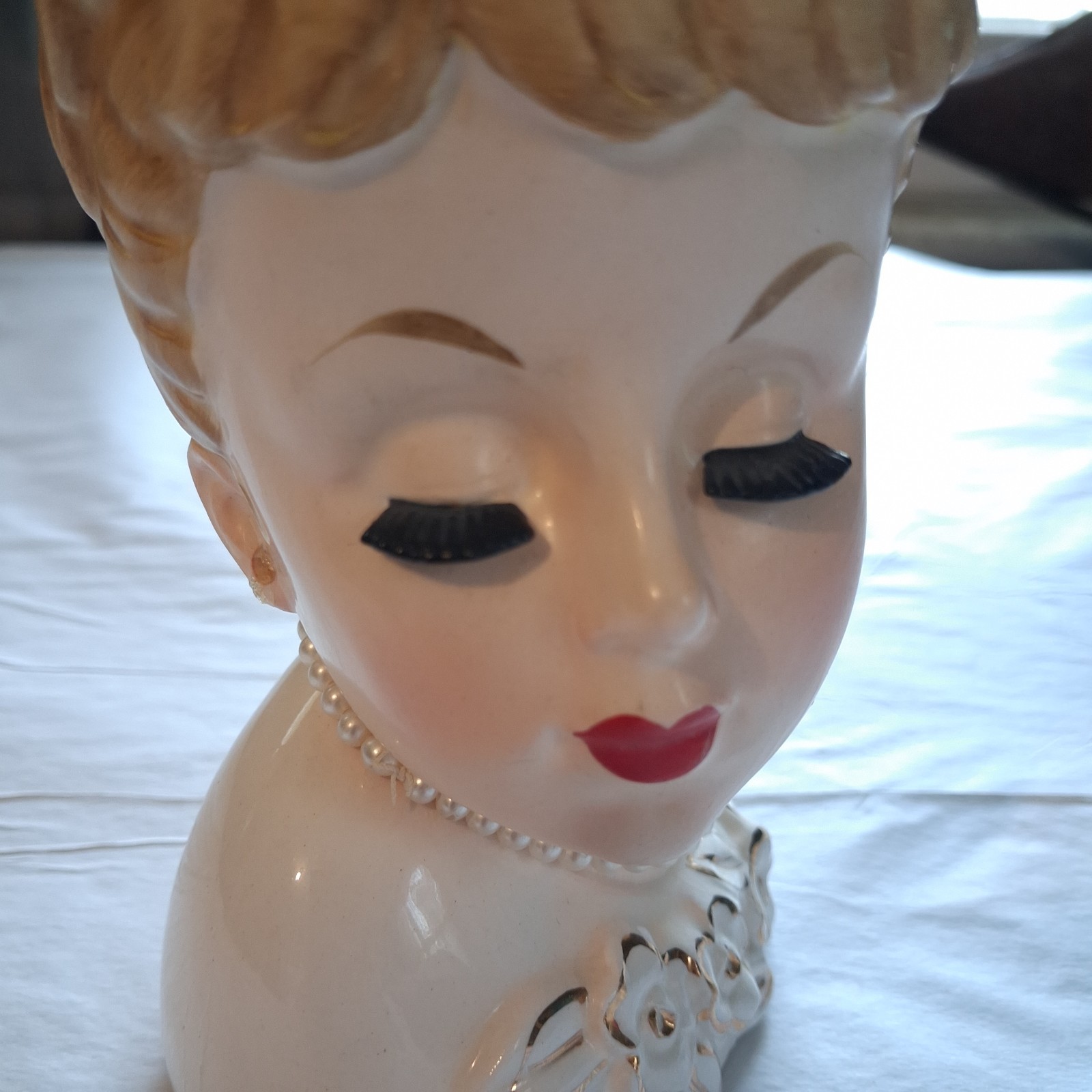 Rubens Lady Head Vase 501 Japan Braided Hair Sophisticated No EARRINGS 6 1/4″