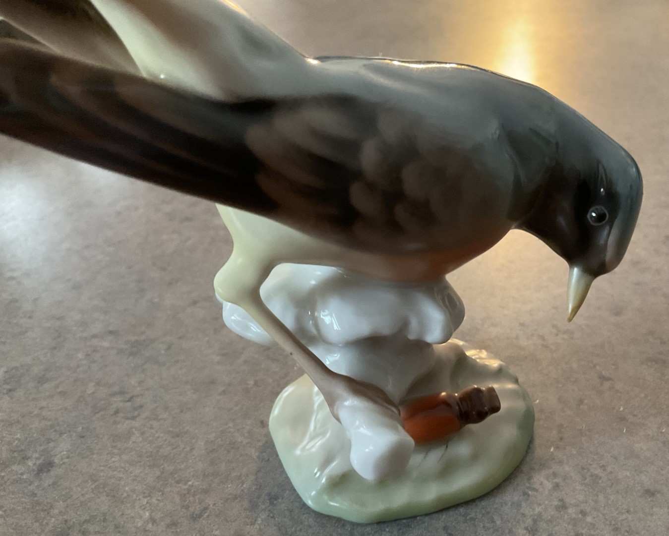 HUTSCHENREUTHER :: “REDSTART CHEN” 4 1/4” BIRD FIGURINE K Tutter 1960’s GERMANY