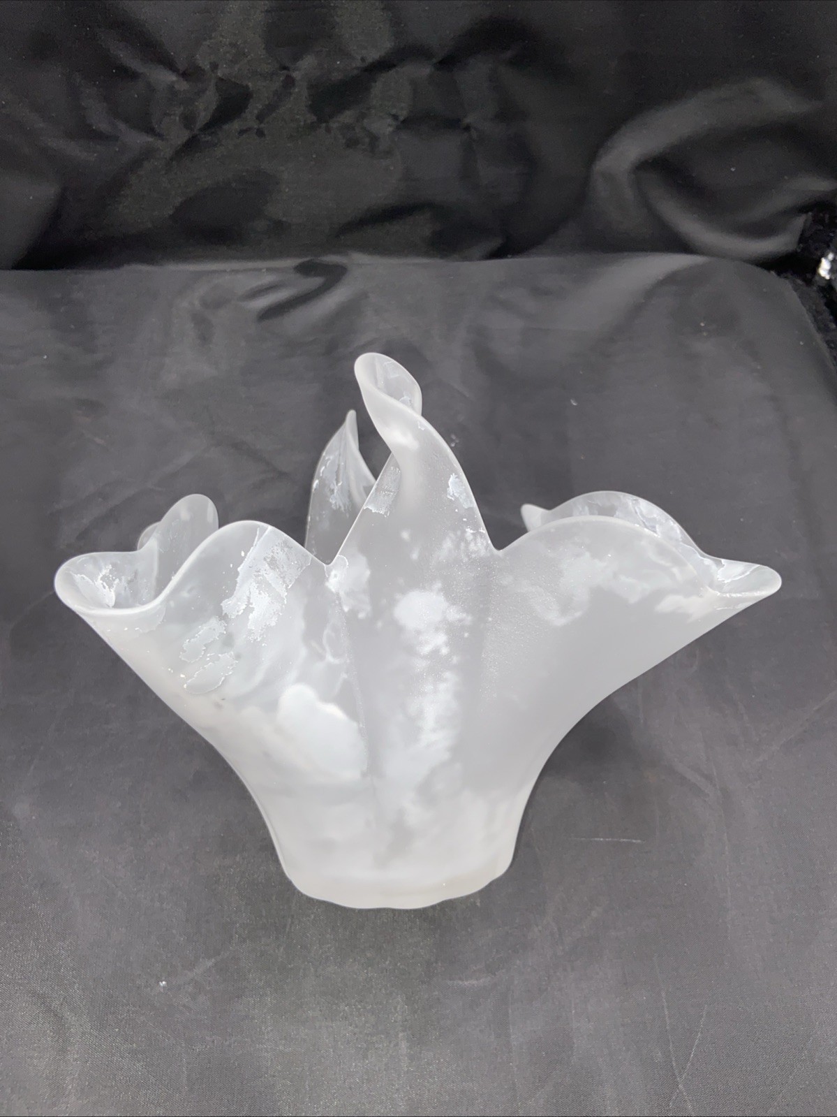 5.25″ tall White Atre Murano Silvestri satin swirl Handkerchief Style Bowl Italy