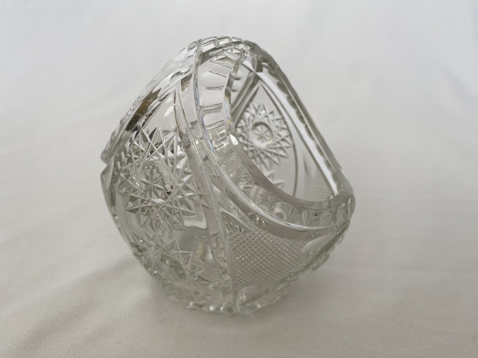 Vintage Heavy Cut CRYSTAL BASKET w/ Handle & Etched Stars, 3.75” tall