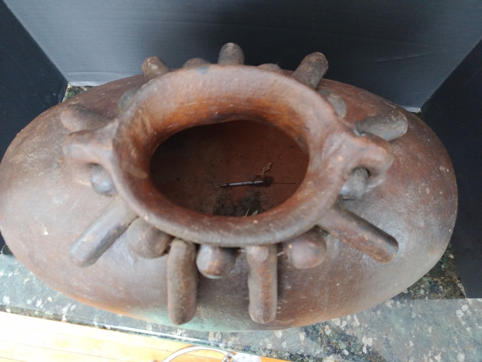 primitive Vintage Mayan / Aztec Mexican vase Pottery vessel 19″ x 13″