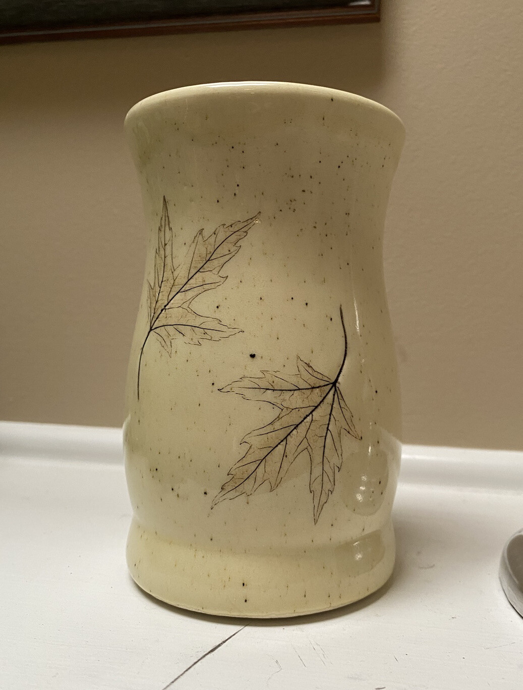 Vtg. Nemadji “Forest Impressions” Clay Pottery Vase Rare Cream Brown Leaves USA