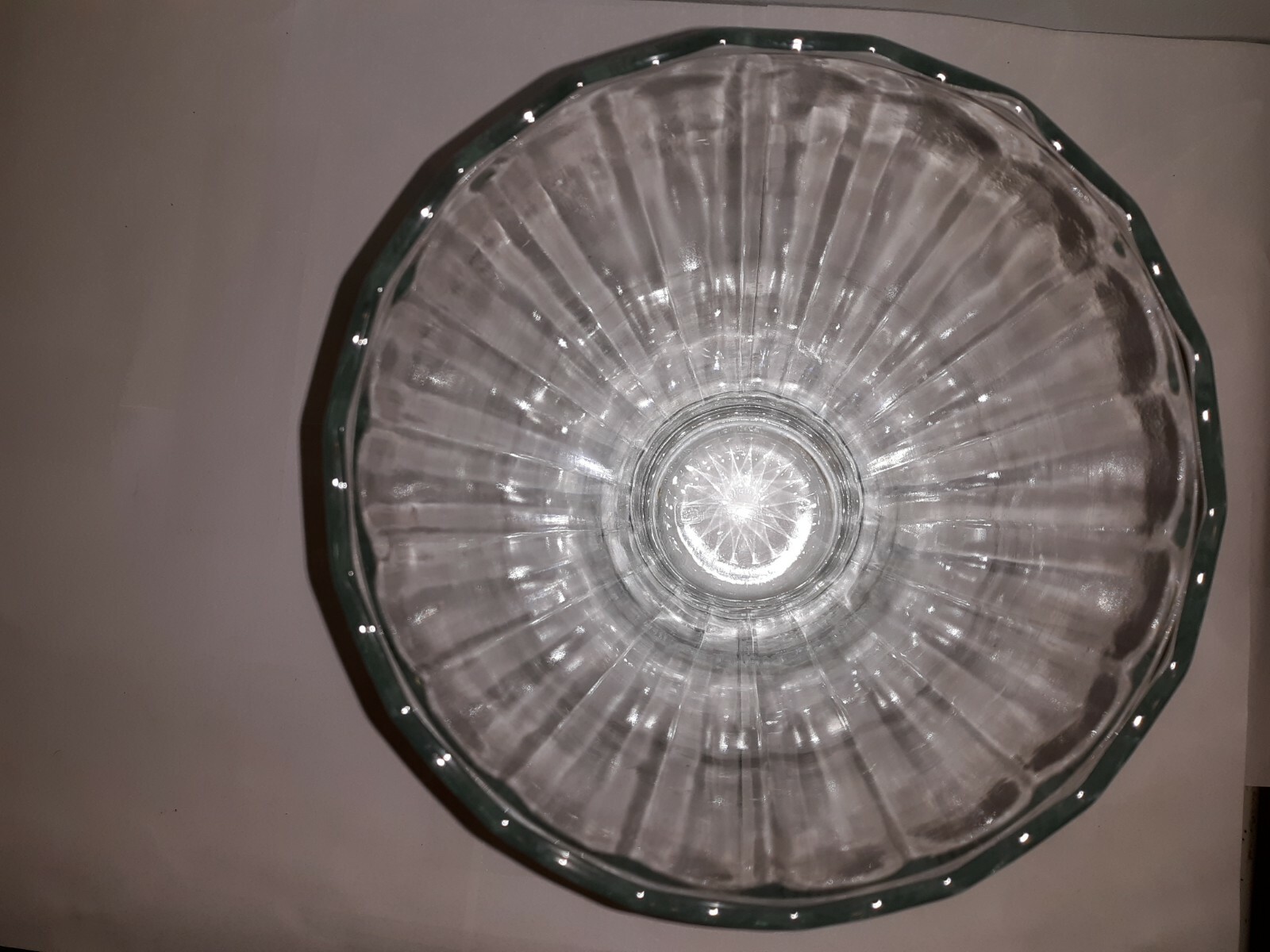 ANCHOR HOCKING⚓ 9.5″ Clean Clear Ribbed GLASS VASE w/ Scalloped Top Edge – MINT