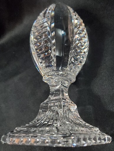 Hand Cut 24 % Lead Crystal Egg Sculpture