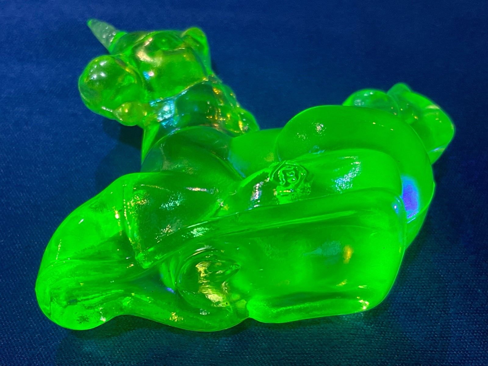 Vintage BOYD Uranium Vaseline Unicorn Yellow Opalescent Glass Mint Condition !!
