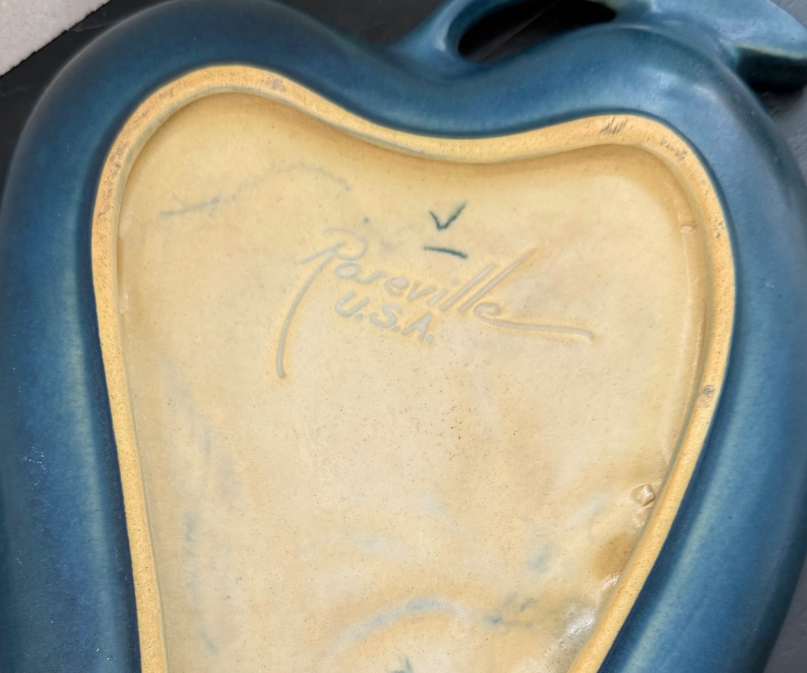 VINTAGE CIRCA 1946 ROSEVILLE BLUE ZEPHYR LILLY LARGE LEAF TRAY MINTY
