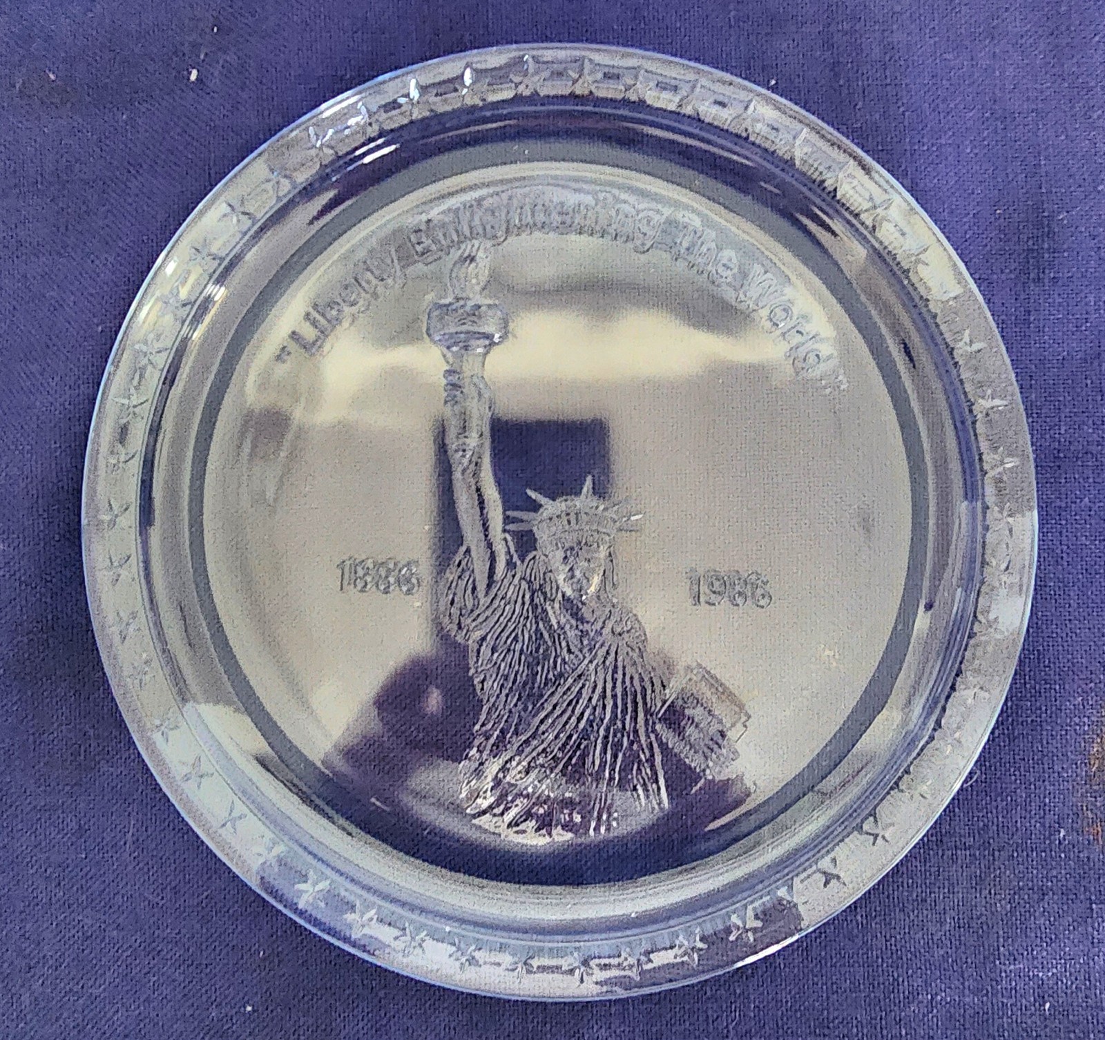 Tiara Indiana Glass Ice Blue Statue of Liberty Commemorative 8″ Collector Plate