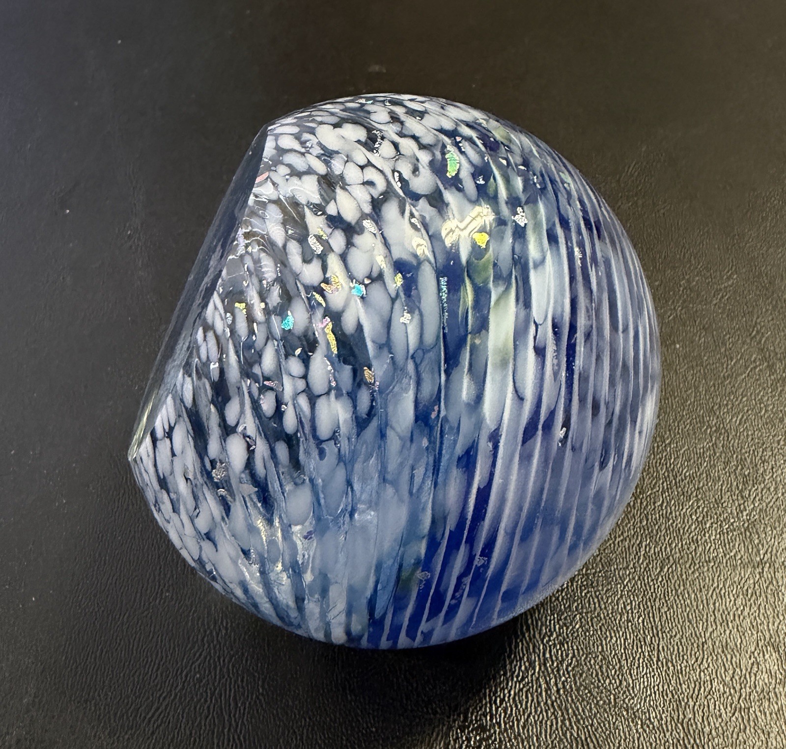 GLASS EYE STUDIO WINTER WONDERLAND FACETED HAND BLOWN PAPERWEIGHT SIGNED GES 16