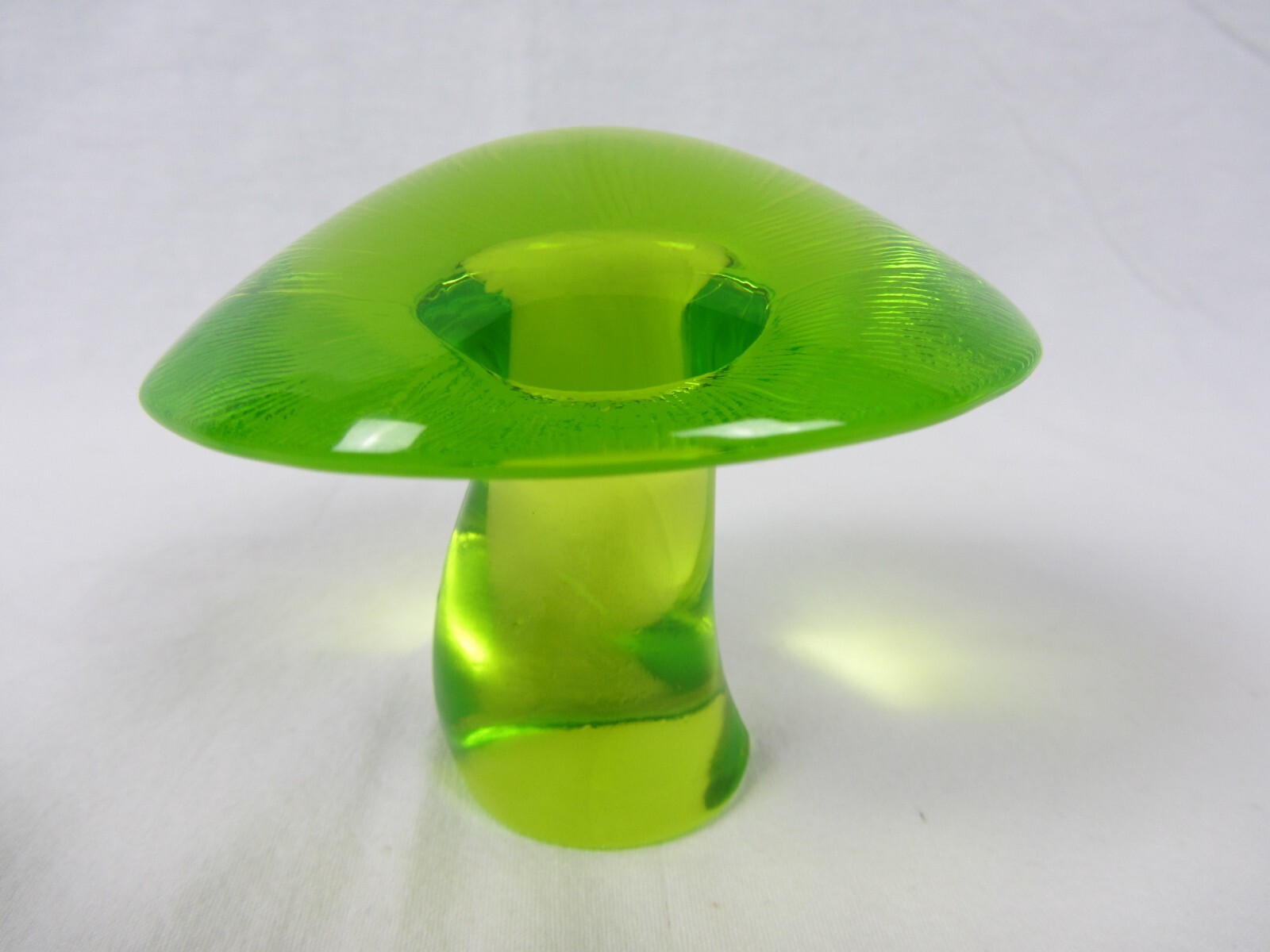 Viking Uranium Glass Medium Epic Mushroom 3 Inches Tall Vintage No Chips