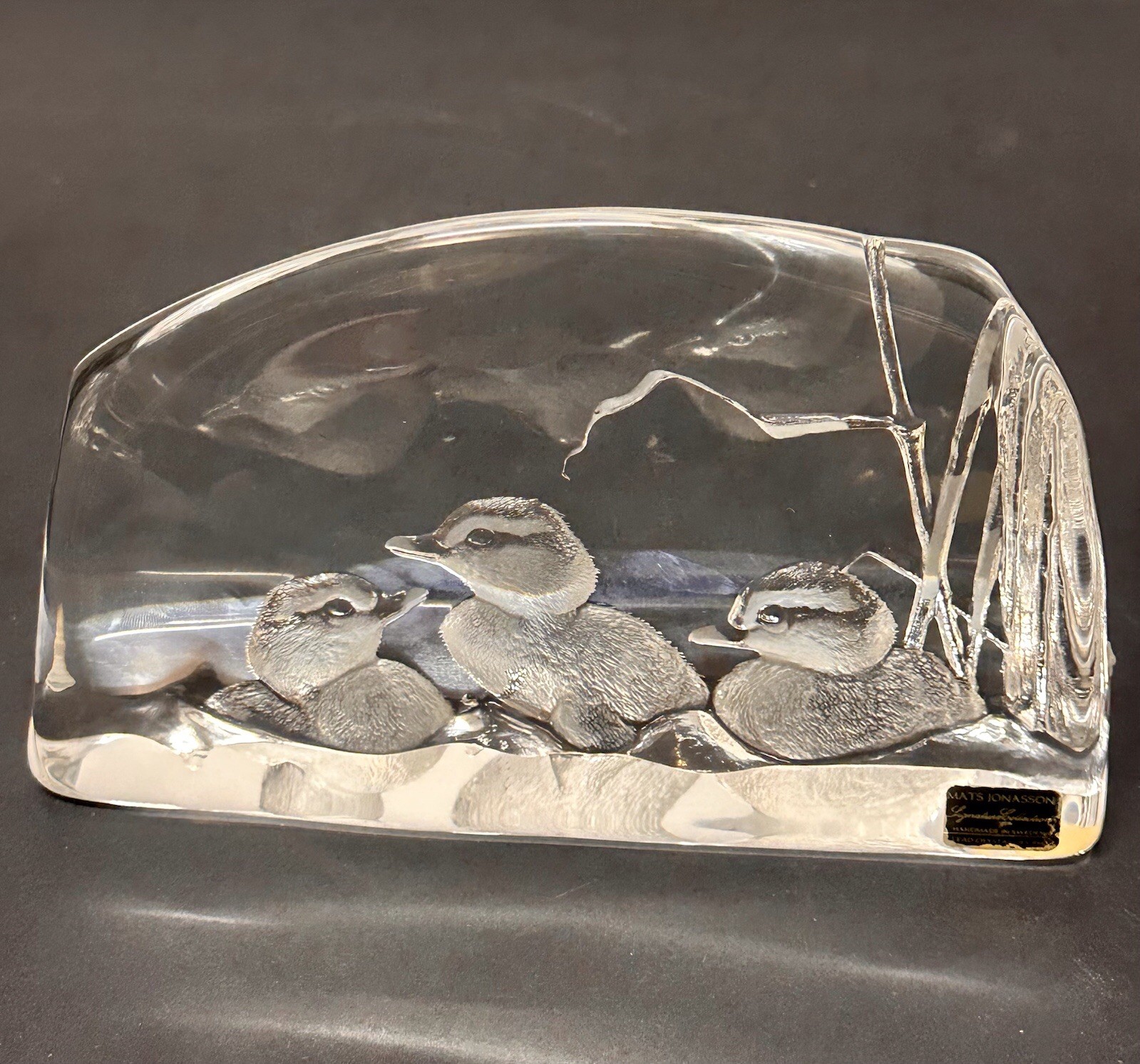 Mats Jonasson Maleras Sweden Full Lead Crystal Baby Ducks On Lake Signed 8”